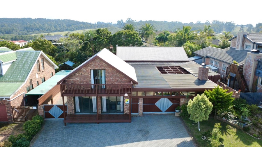 4 Bedroom Property for Sale in Herolds Bay Western Cape